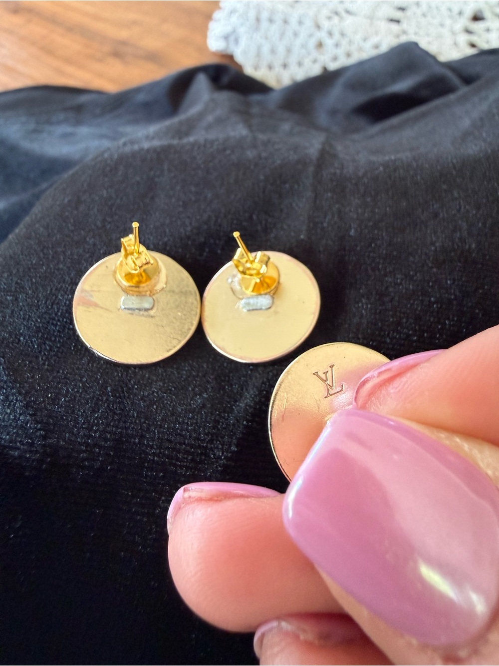 L0UIS VUITT0N Gold Logo Button Stud Earrings  - Black Enamel Accents - Picture 7 of 9